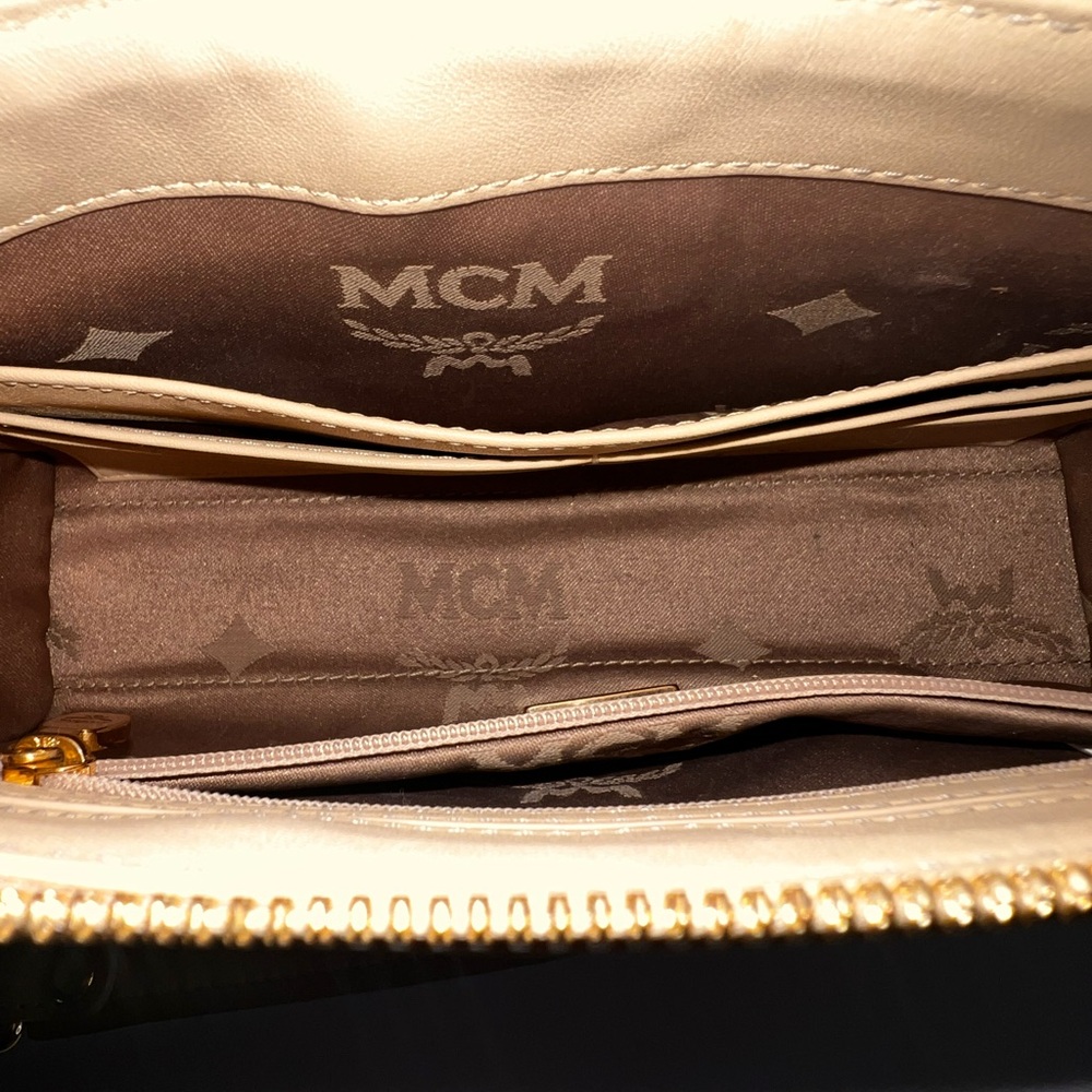 MCM Amber Crossbody Bag with Gold Chain - Picture 4 of 6